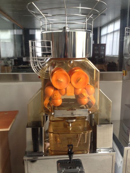 Соковыжималка для цитрусовых Foodatlas 2020А-(II) (напольная, корпус прозр пласт, конт пластик, GB)